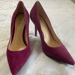 GUESS Merilyn Pumps  Pointy Toe Stiletto Suede Leather Fuchsia Purple size 5M